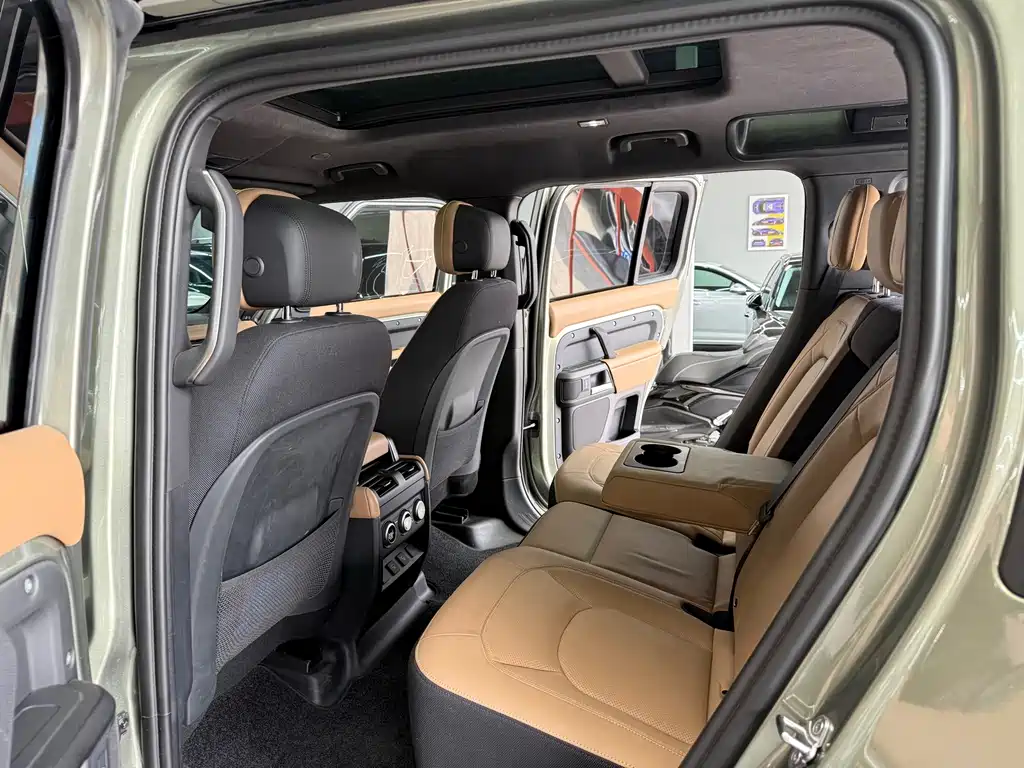 Land Rover Defender — миниатюра 14