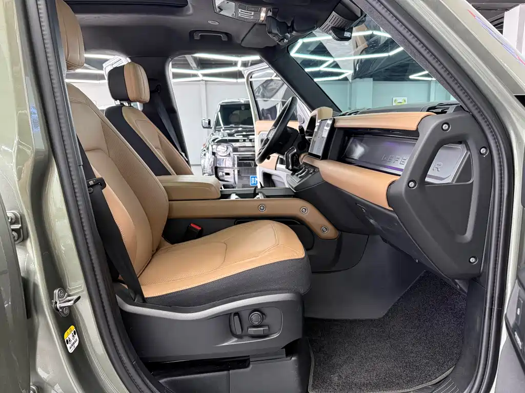 Land Rover Defender — миниатюра 10