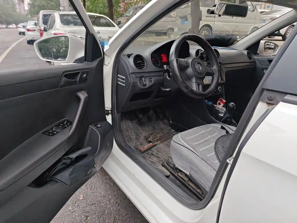 Volkswagen Jetta — миниатюра 17