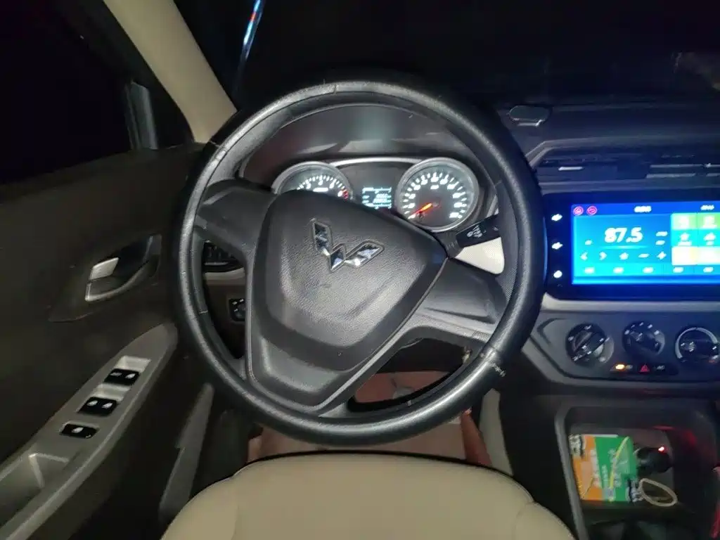 Wuling Hongguang — миниатюра 7