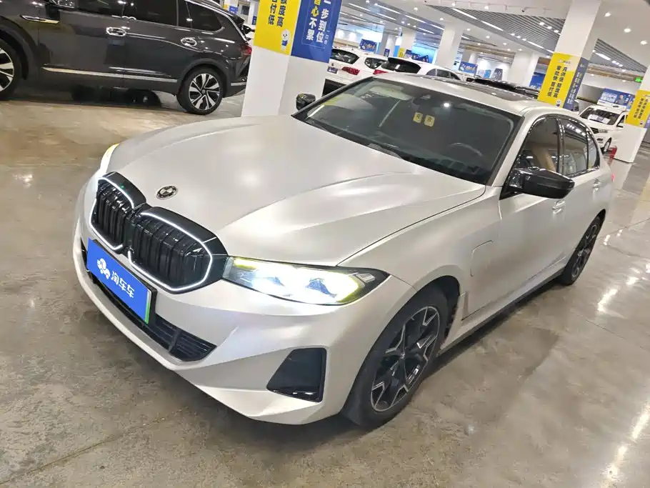 宝马i3 2024款 eDrive 40 L 曜夜套装 2024