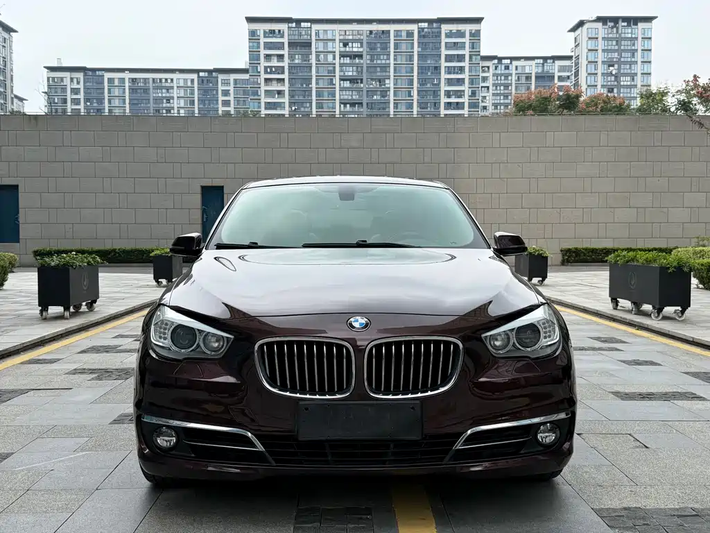 BMW 5 Series GT — миниатюра 2