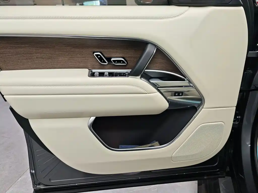 Land Rover Range Rover — миниатюра 5
