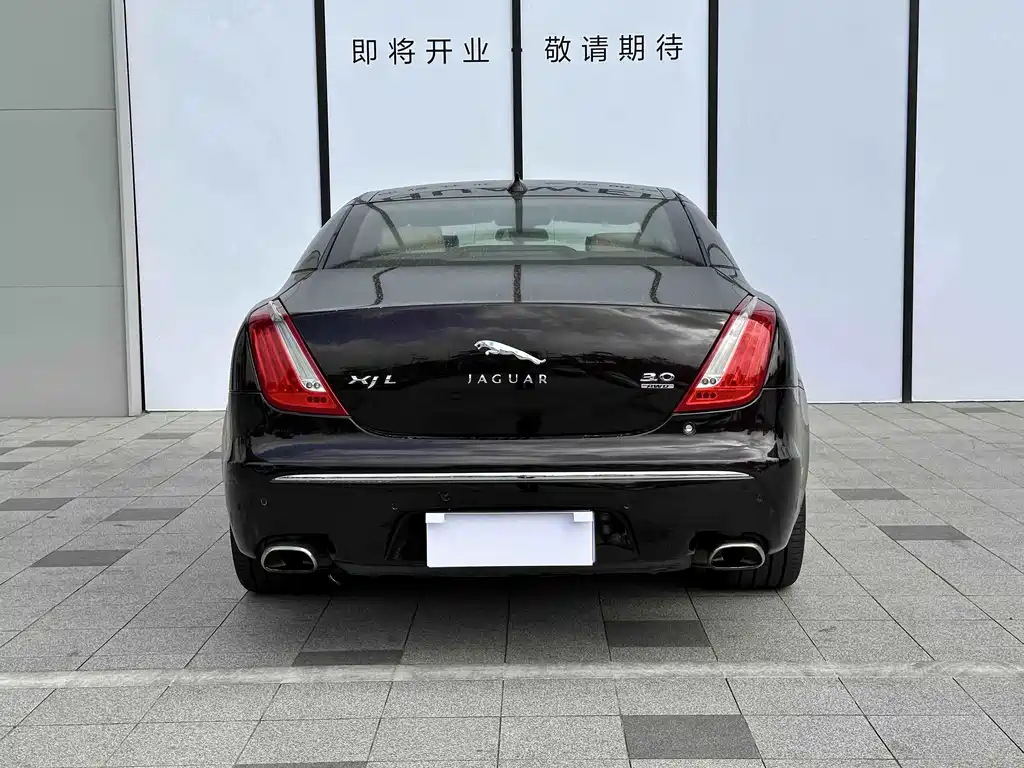 Jaguar XJ — миниатюра 3