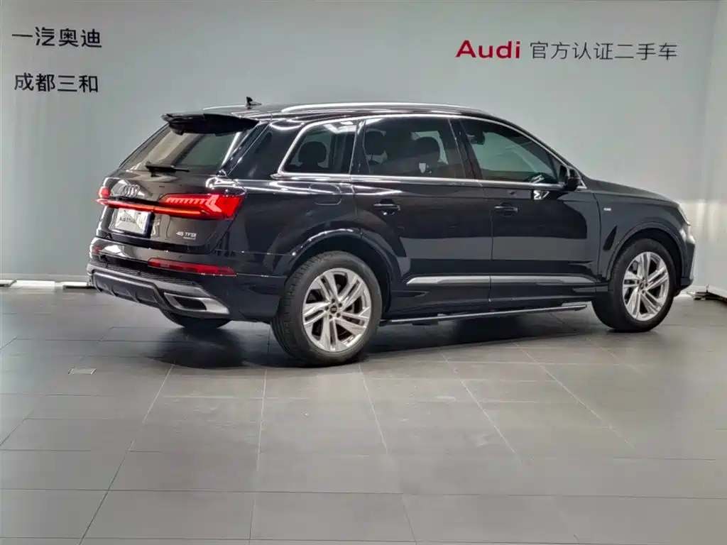 Audi Q7 2023 45 TFSI quattro S line Sport