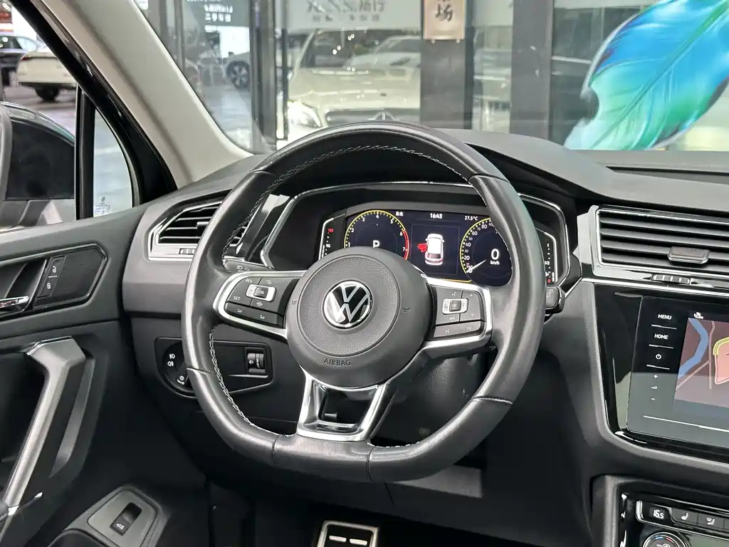 Volkswagen Tiguan L L 2021 330TSI AT R-Line