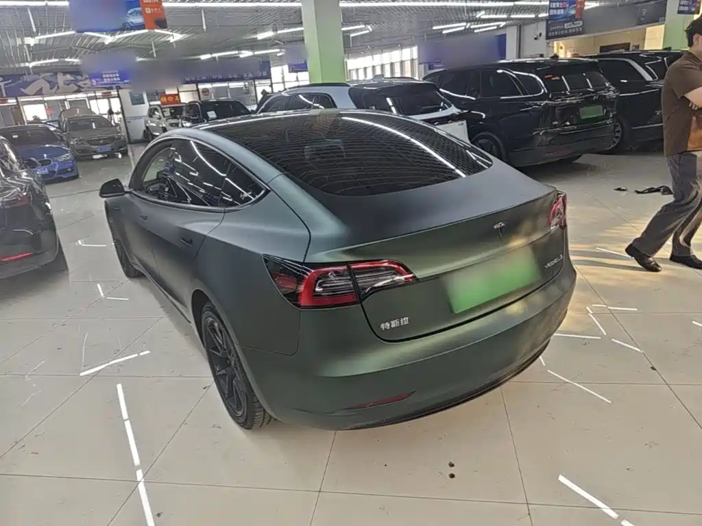 Tesla Model 3 — миниатюра 5