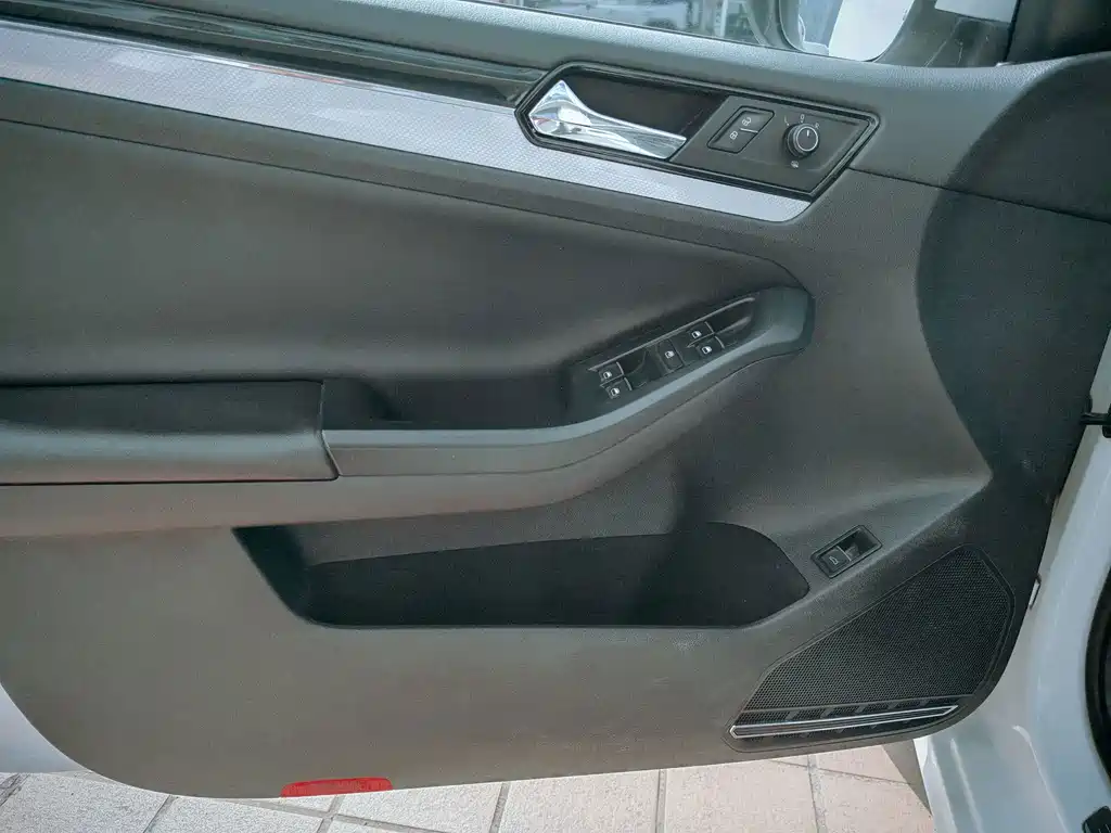 Volkswagen Sagitar — миниатюра 8