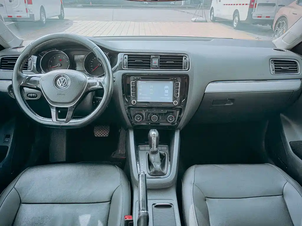 Volkswagen Sagitar — миниатюра 7