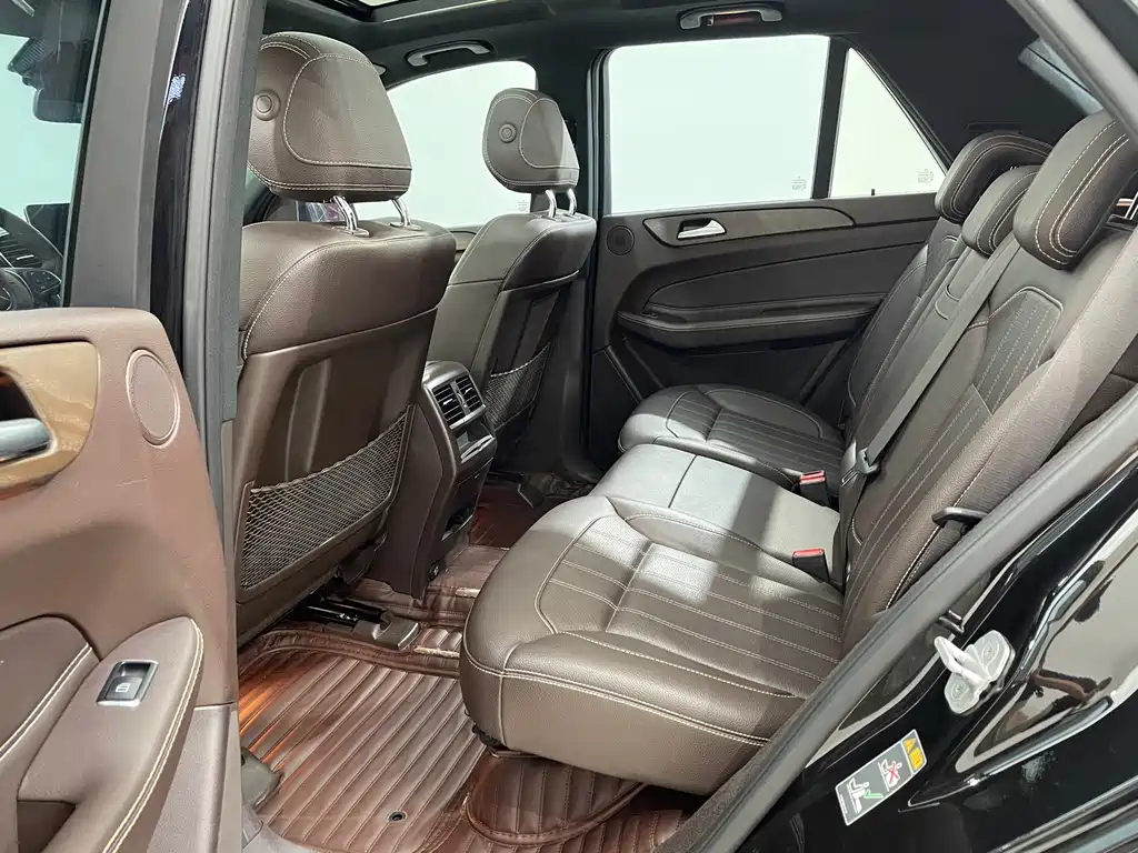 Mercedes-Benz GLE (Import) — миниатюра 13