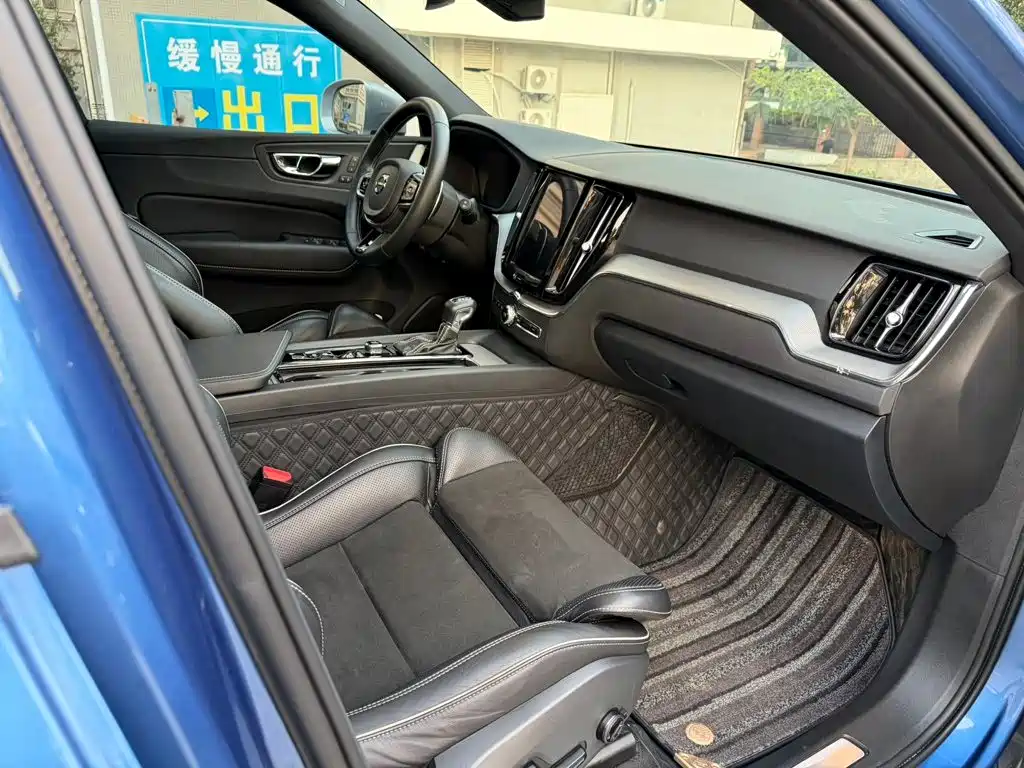 Volvo XC60 — миниатюра 9