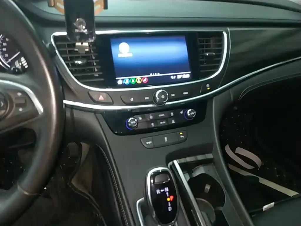 Buick LaCrosse — миниатюра 13
