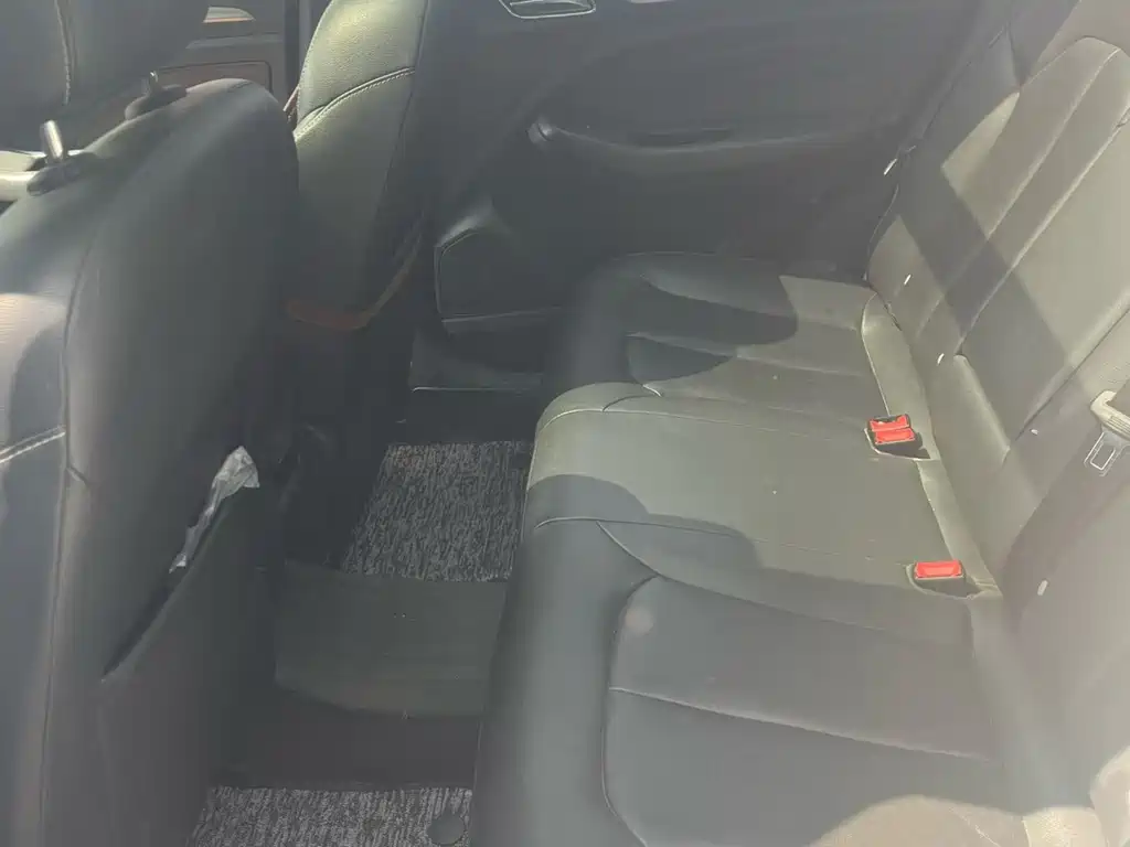 Roewe RX3 — миниатюра 6