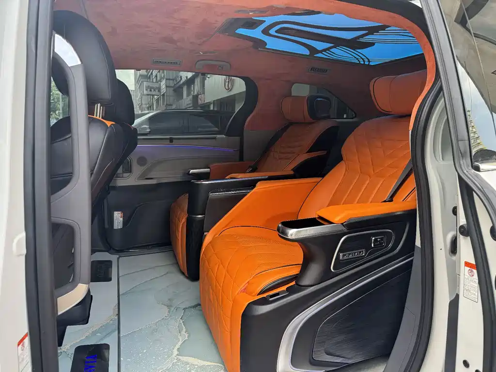 Toyota Granvia — миниатюра 10