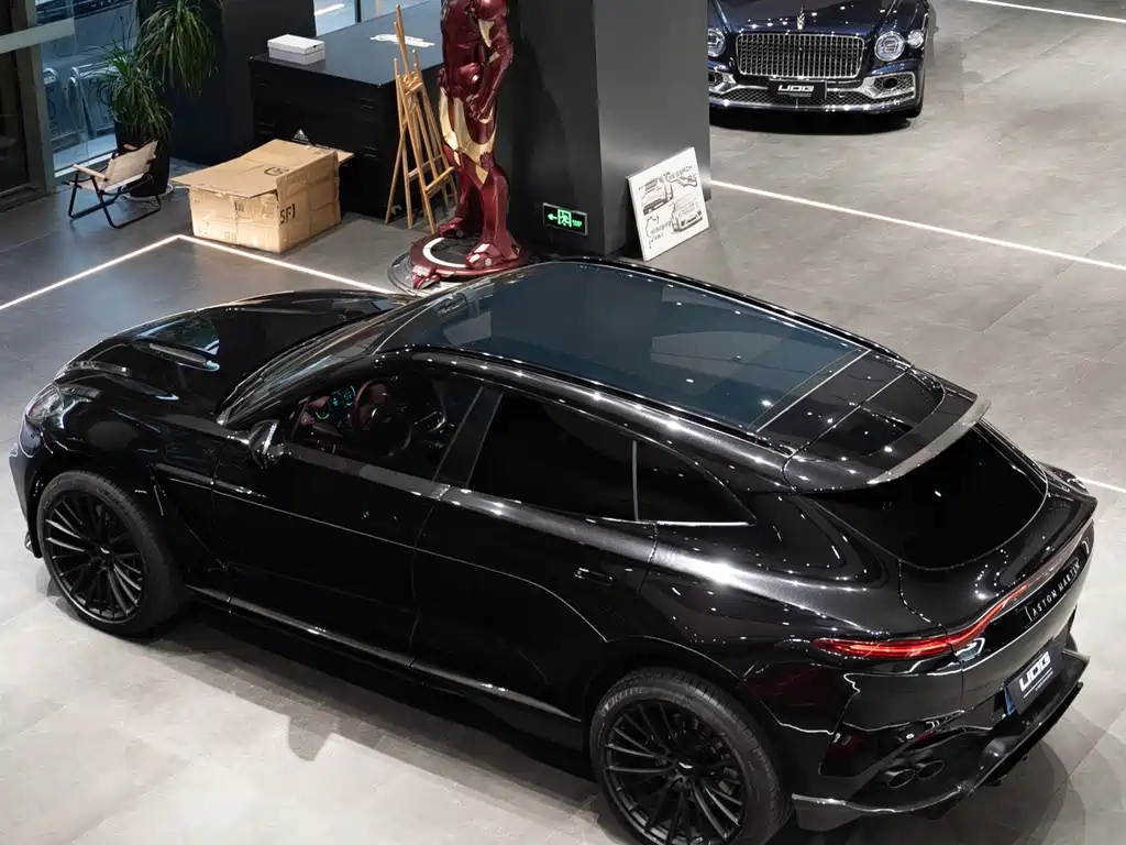 Aston Martin DBX 2020 4.0T V8 1913