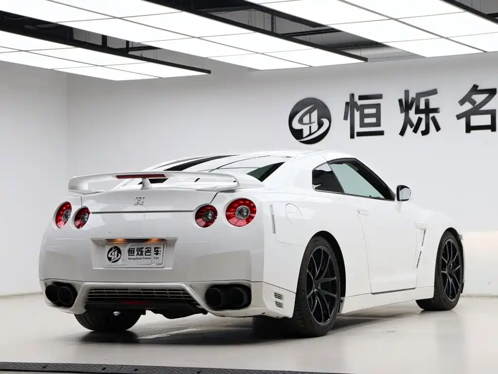 Nissan GT-R — миниатюра 19