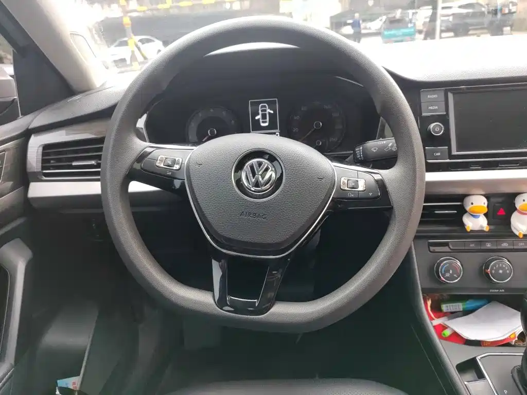 Volkswagen Lavida — миниатюра 6
