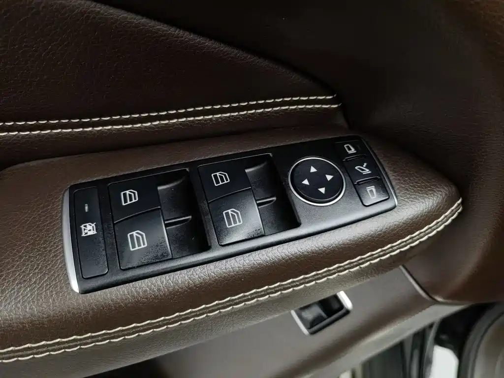 Mercedes-Benz GLE (Import) — миниатюра 9