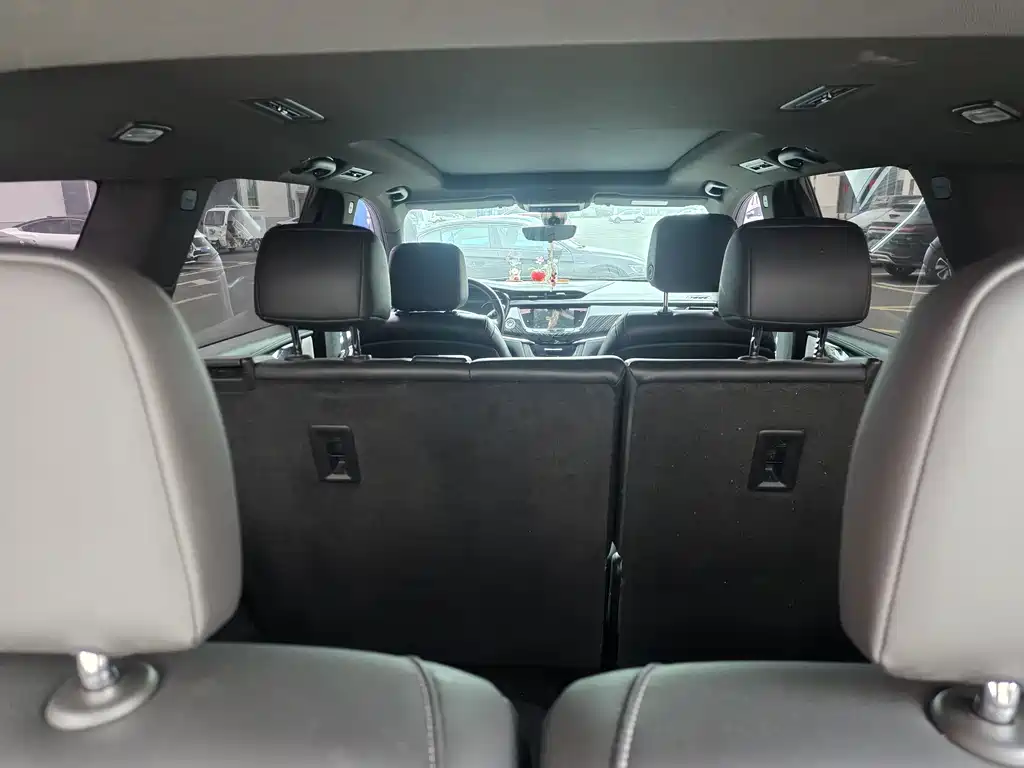 Cadillac XT6 — миниатюра 10