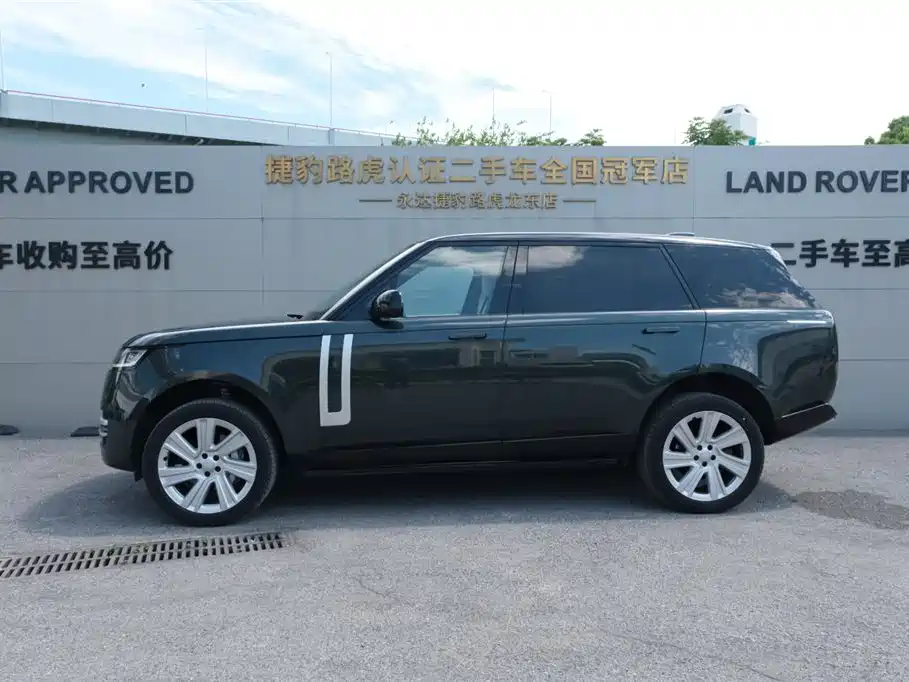 Land Rover Range Rover 2024 3.0 L6 400PS Long Wheelbase