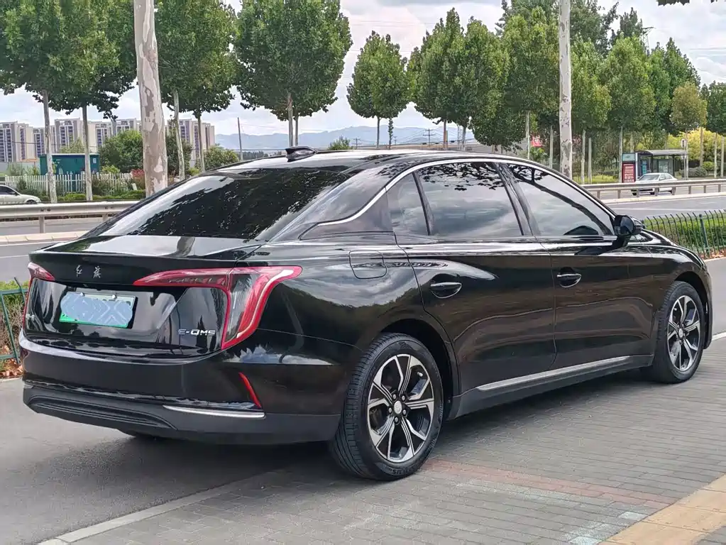 Hongqi Hongqi E-QM5 — миниатюра 4