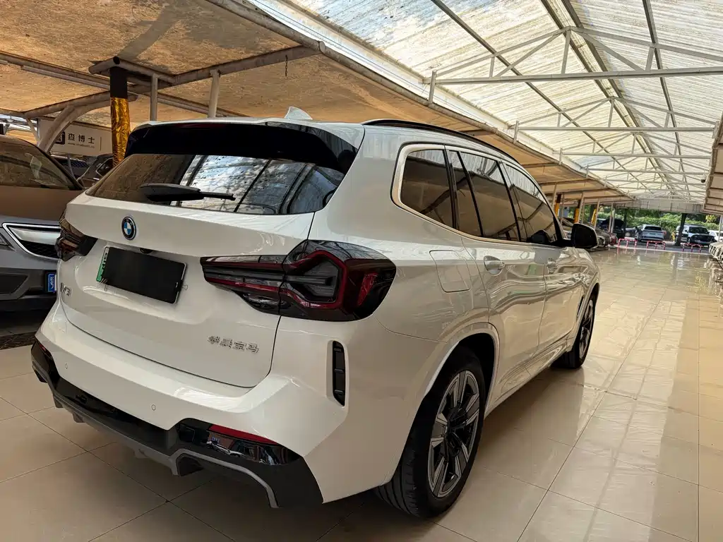 BMW iX3 — миниатюра 4