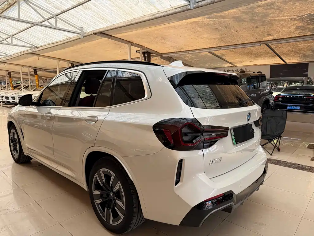 BMW iX3 — миниатюра 5