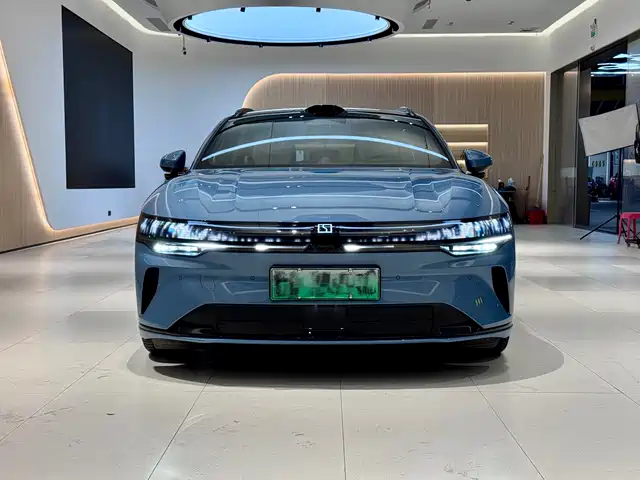 2025 Zeekr 007