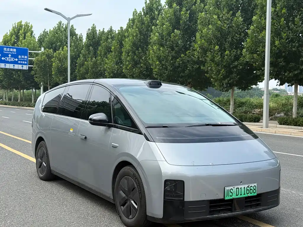 Li Auto MEGA 2024 Ultra