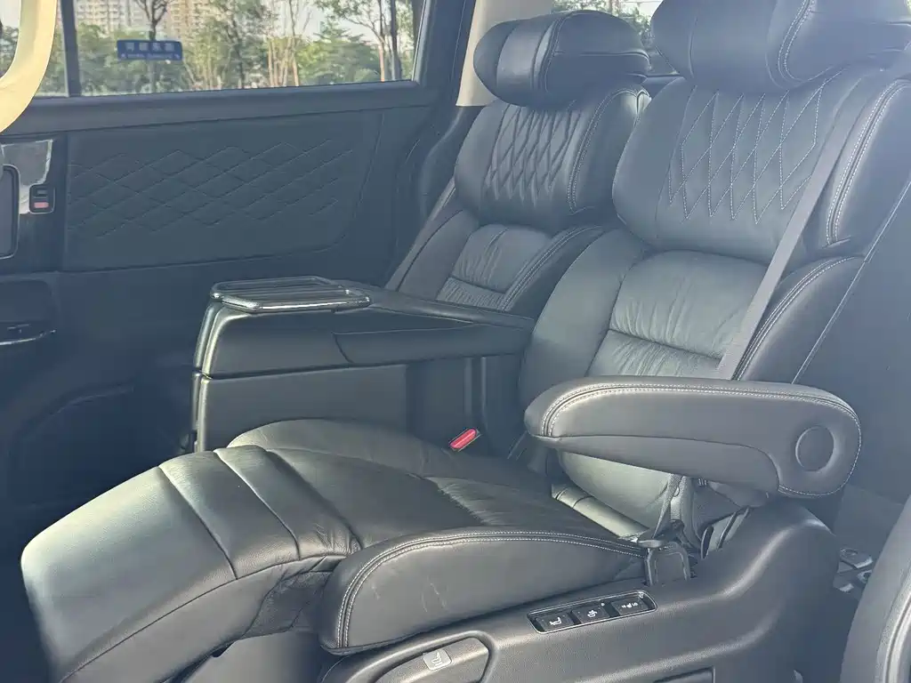 Honda Elysion — миниатюра 6