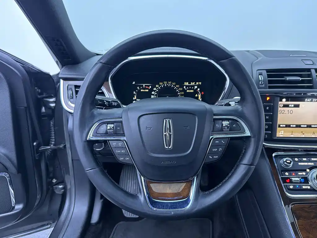 Lincoln Continental — миниатюра 13