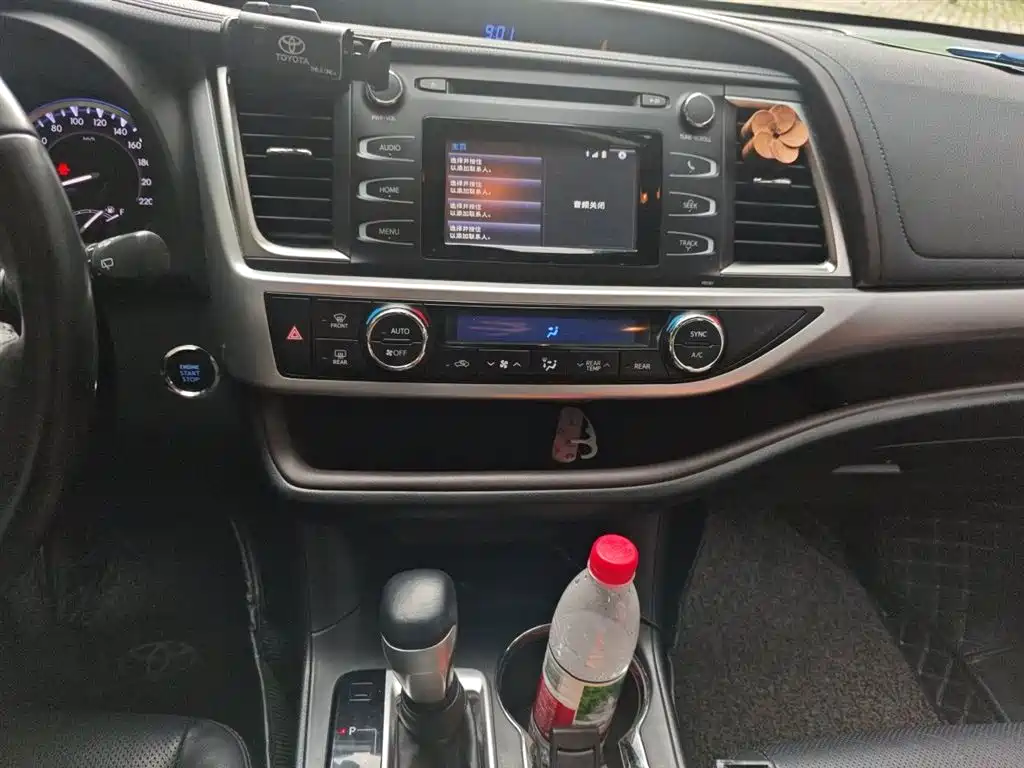 Toyota Highlander 2017 2.0T Luxury 7 мест