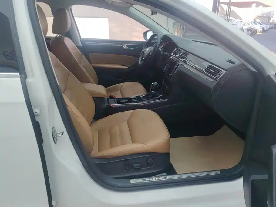 Volkswagen Passat — миниатюра 8