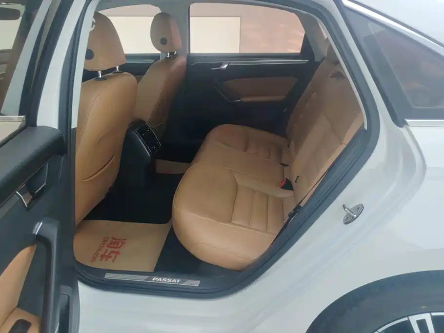 Volkswagen Passat — миниатюра 11