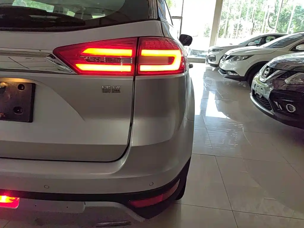 Geely Boyue — миниатюра 8