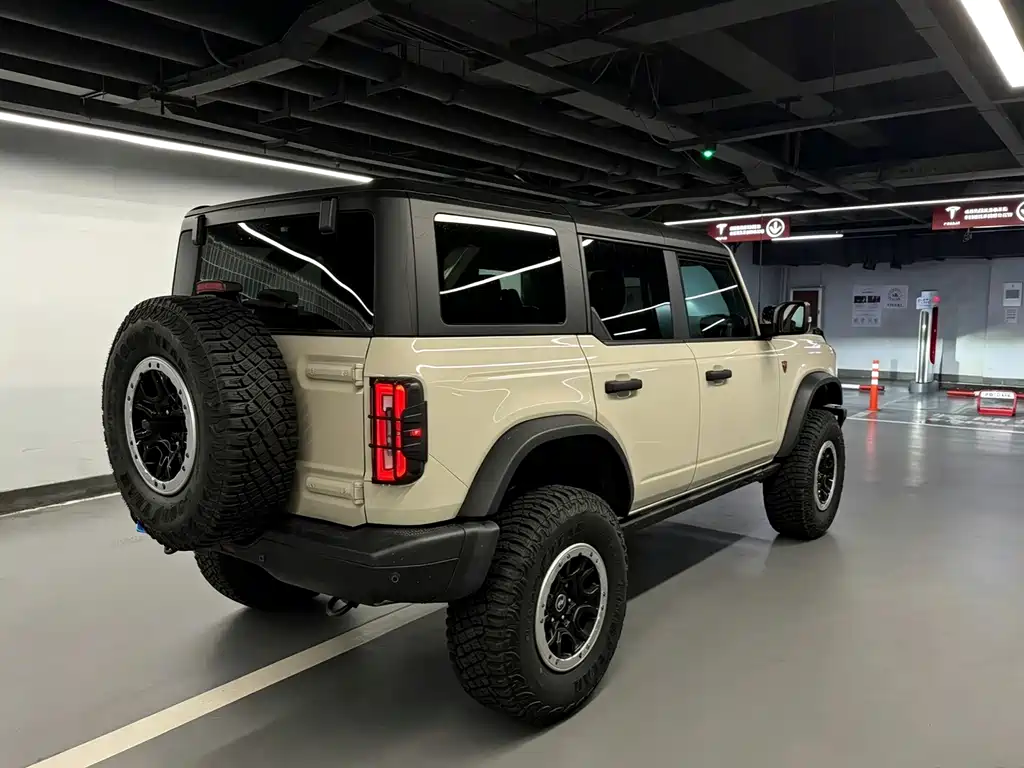 Ford Bronco — миниатюра 6