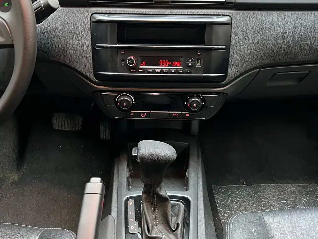 Qoros Qoros 3 — миниатюра 13