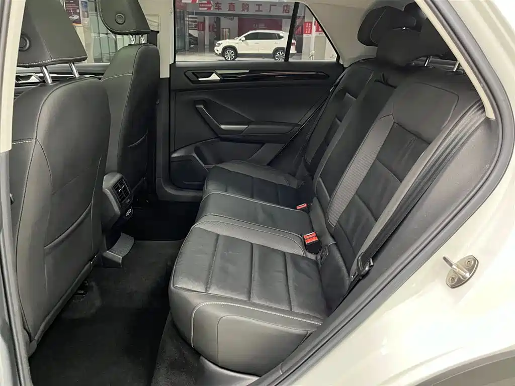 VOLKSWAGEN T ROC EXPLORING SONGS