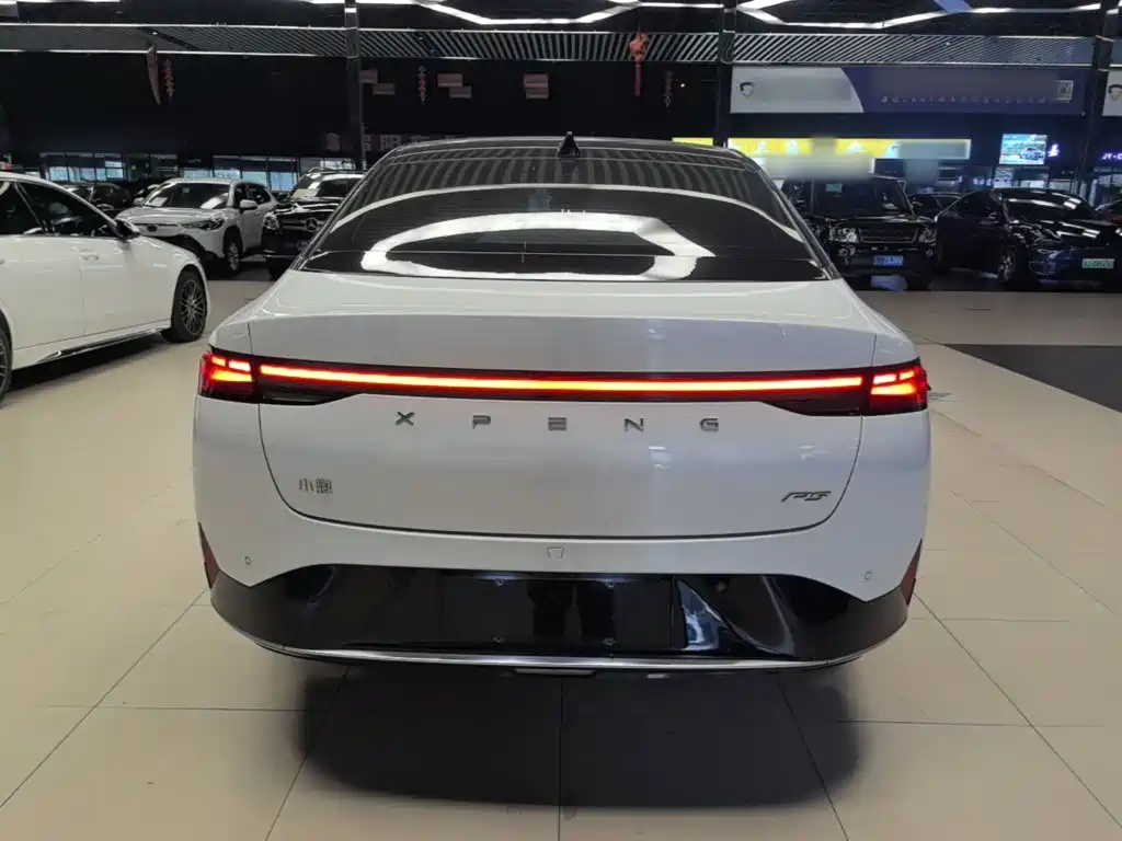 XPeng P5 — миниатюра 6