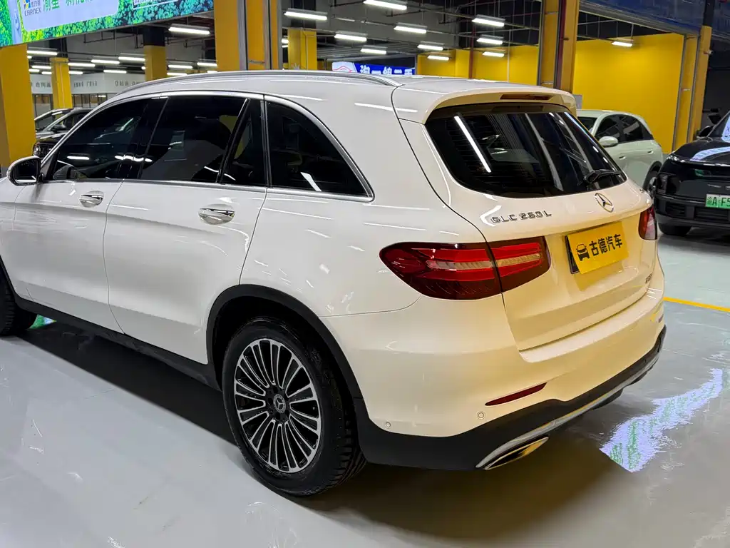 MERCEDES-BENZ GLC
