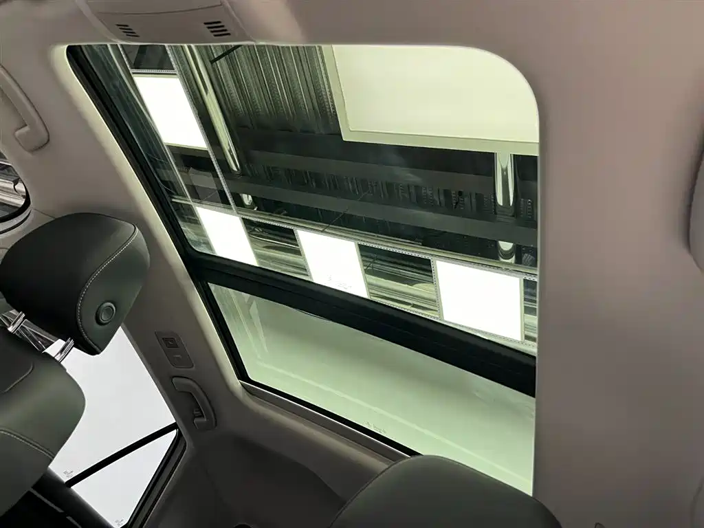 VOLKSWAGEN T ROC EXPLORING SONGS