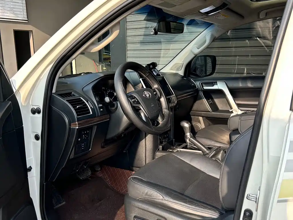 Toyota Prado — миниатюра 3