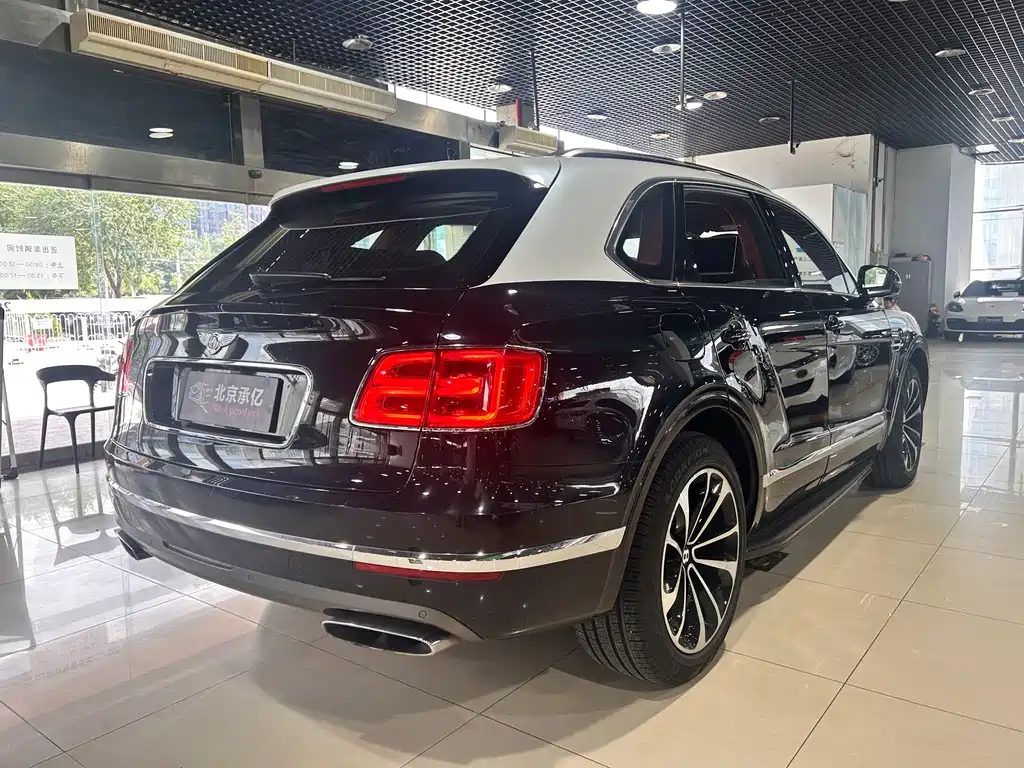 Bentley Bentayga — миниатюра 11