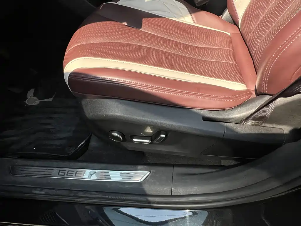 Geely Xingyue L — миниатюра 13