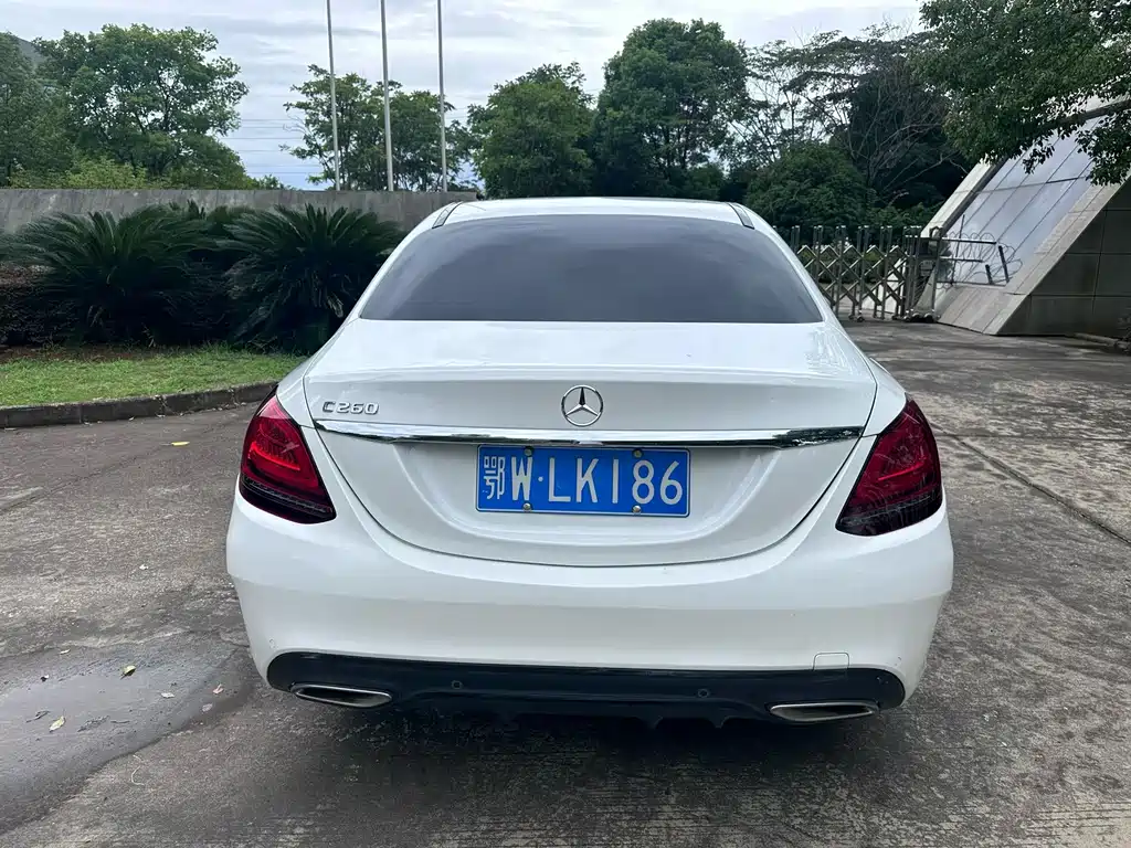 Mercedes-Benz C-Class — миниатюра 8
