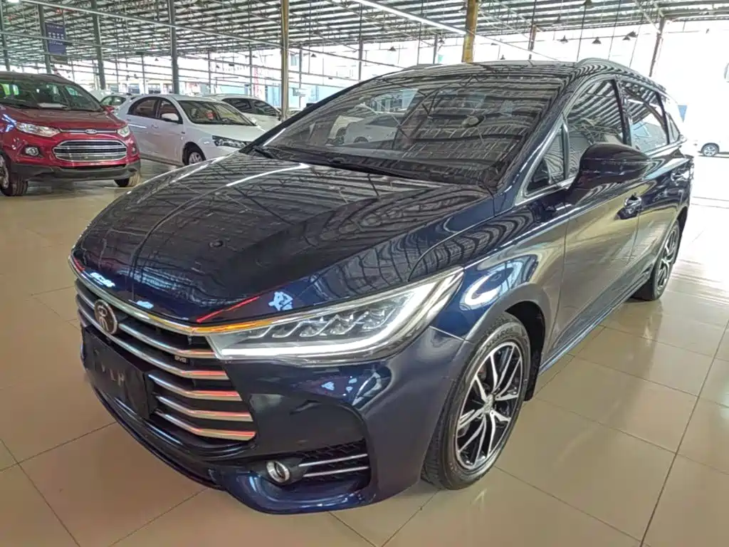 BYD MAX