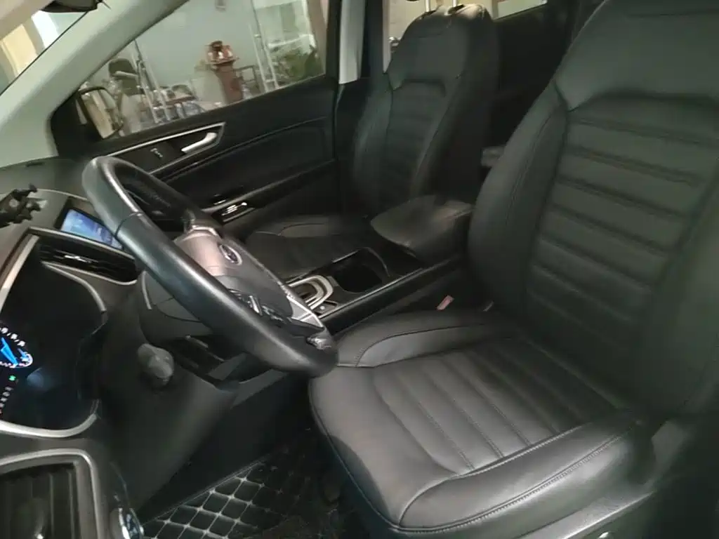 Ford Edge — миниатюра 20