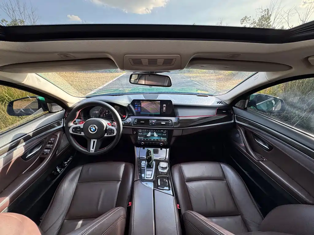 BMW 5 Series — миниатюра 9