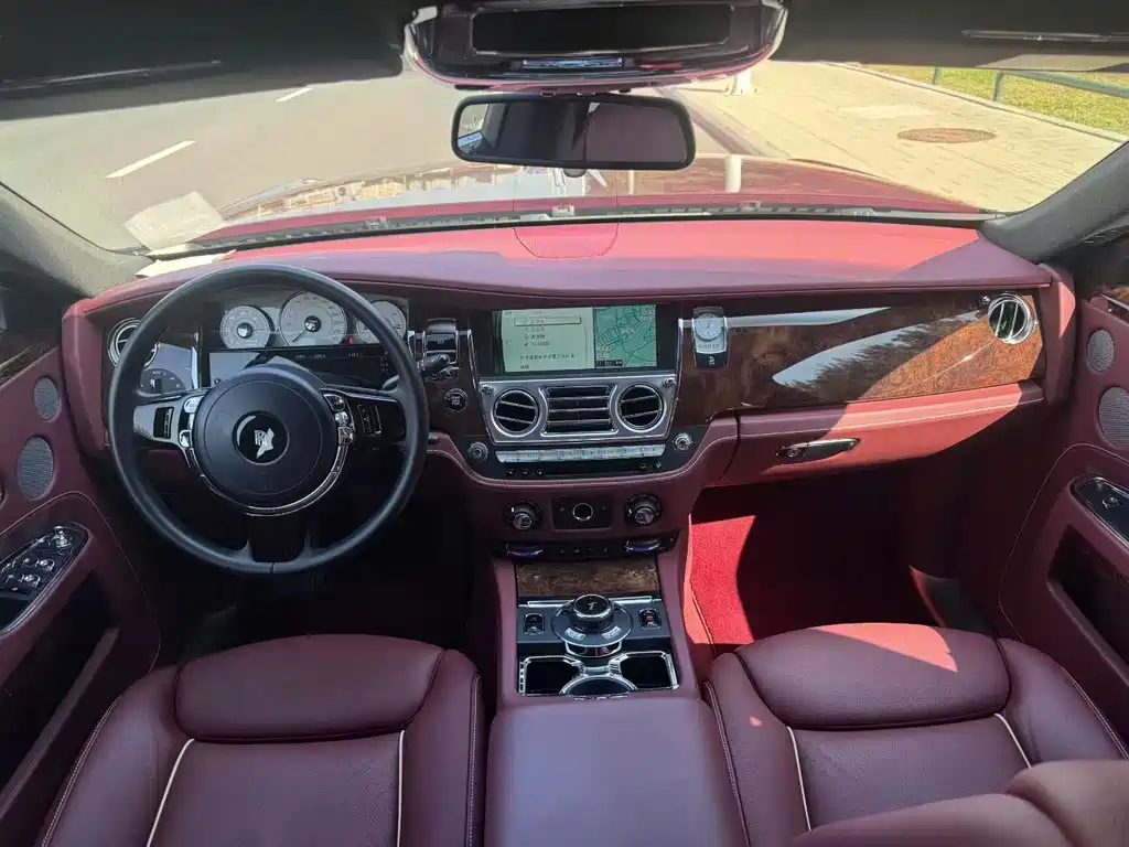Rolls-Royce Ghost — миниатюра 3