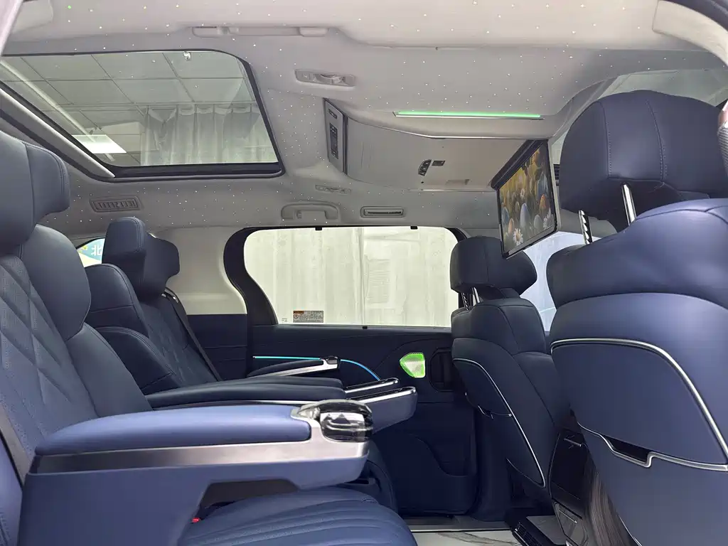 Toyota Granvia — миниатюра 35